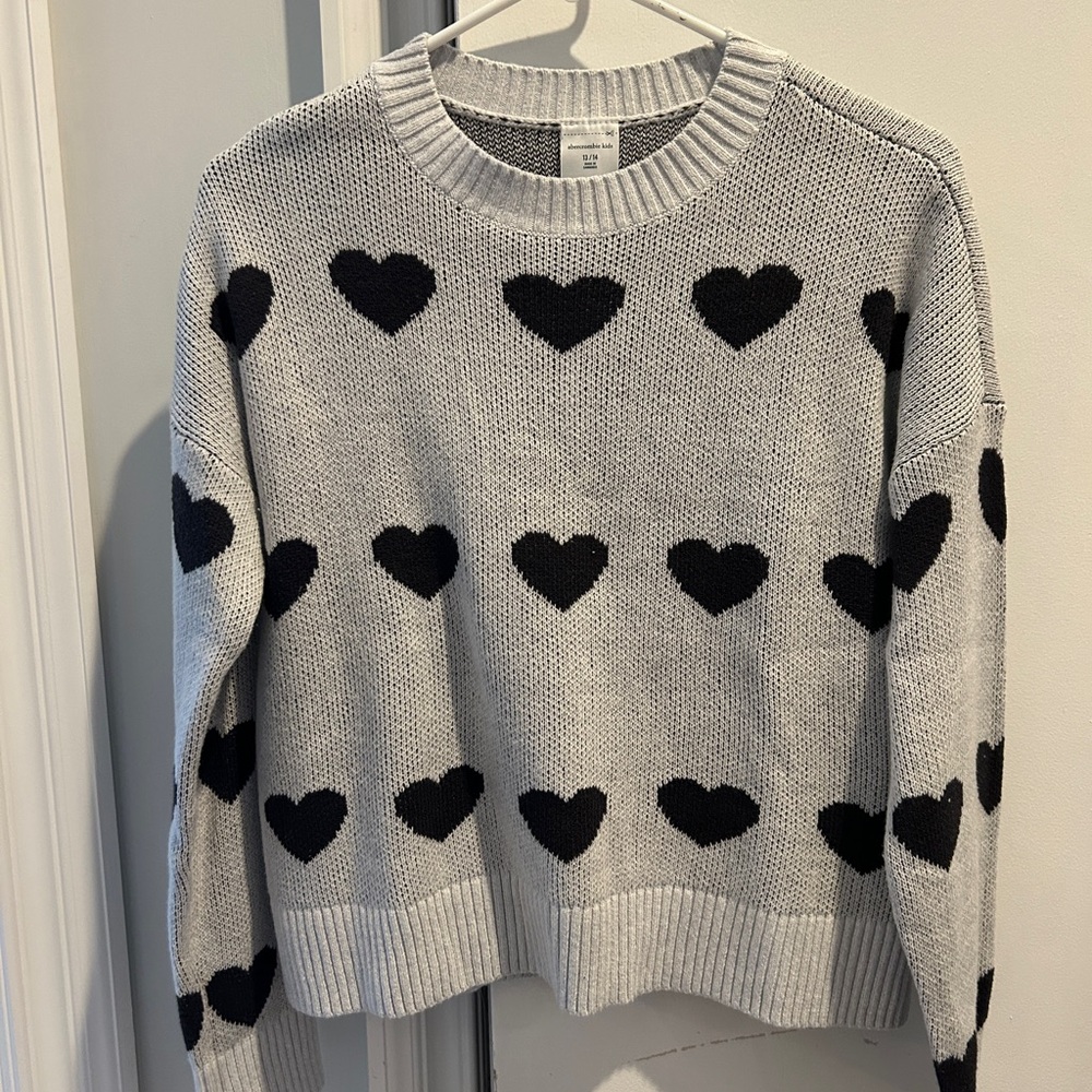 Abercrombie Kids Gray Sweater with Black Heart Pattern, size 13/14
